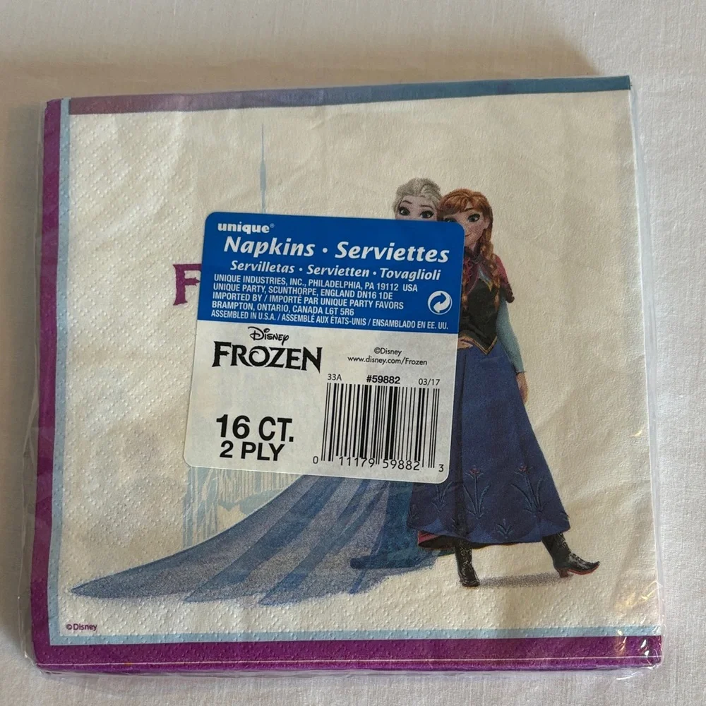 Disney Frozen Tableware Set Napkins/Tablecloths -  Lot of 4.
